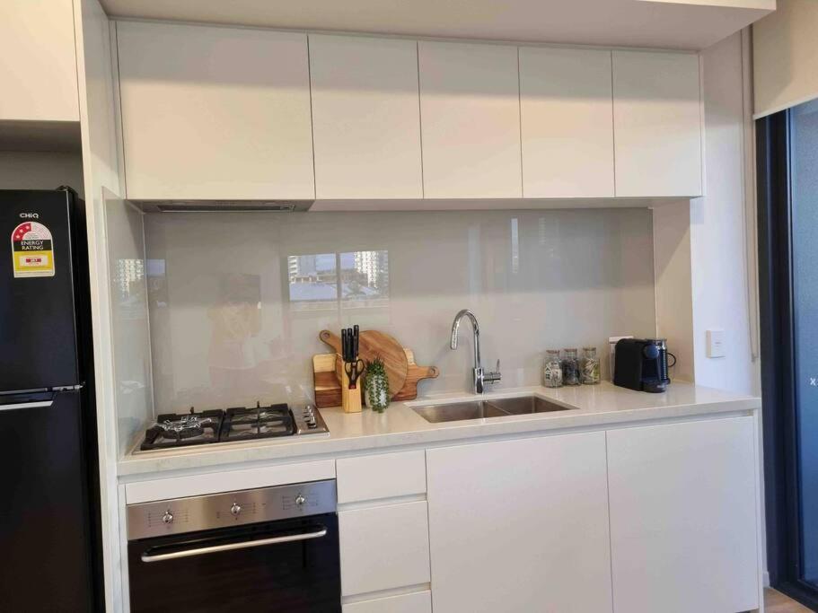 Modern 1 Brm Apartment With Pool Close To Beach Gold Coast Dış mekan fotoğraf