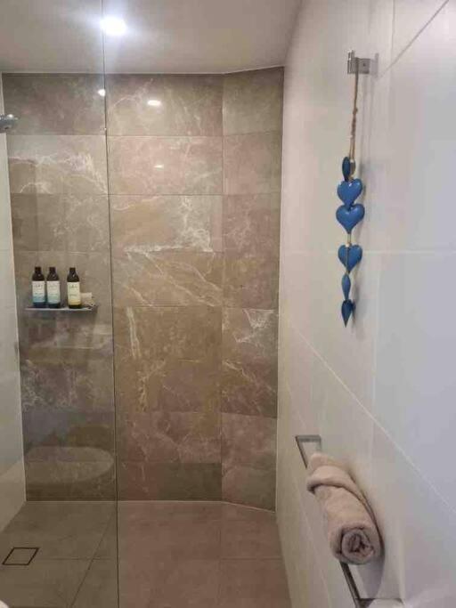 Modern 1 Brm Apartment With Pool Close To Beach Gold Coast Dış mekan fotoğraf