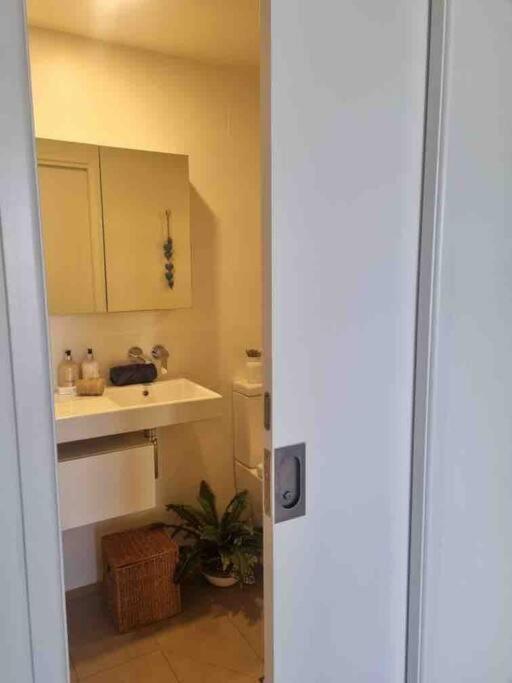 Modern 1 Brm Apartment With Pool Close To Beach Gold Coast Dış mekan fotoğraf