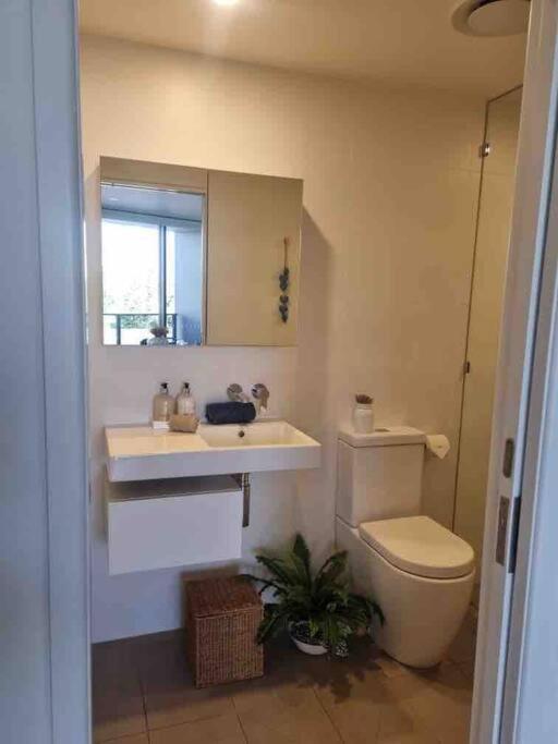 Modern 1 Brm Apartment With Pool Close To Beach Gold Coast Dış mekan fotoğraf
