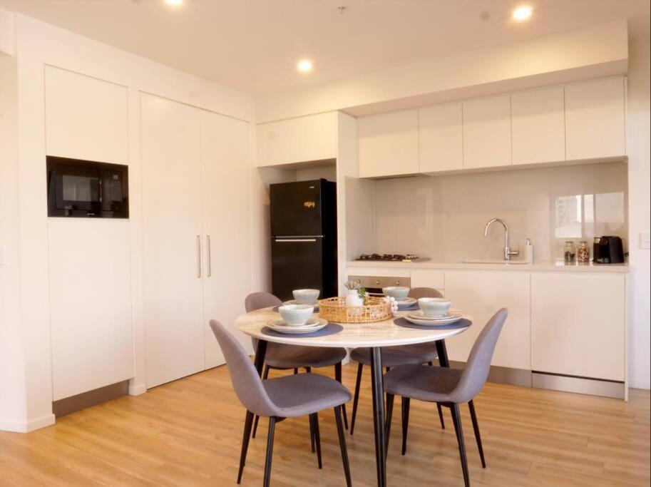 Modern 1 Brm Apartment With Pool Close To Beach Gold Coast Dış mekan fotoğraf