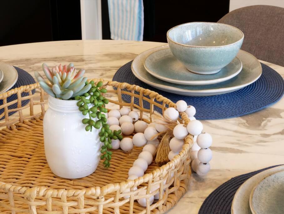 Modern 1 Brm Apartment With Pool Close To Beach Gold Coast Dış mekan fotoğraf